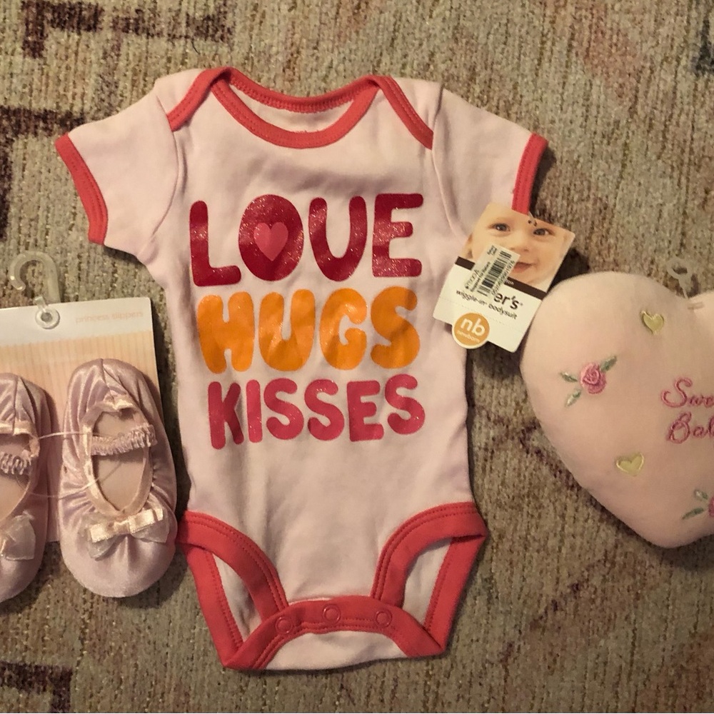 Carter NB Wiggles Bodysuit, Heart Rattle & Princess Slippers (3 pk)